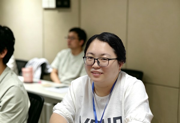 3梁欣 特写.jpg