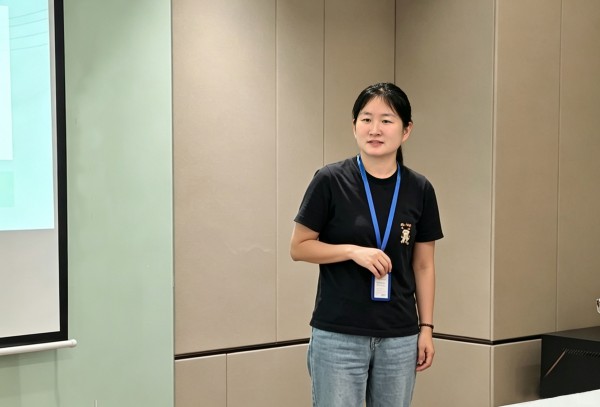2屈媛媛 特写.jpg