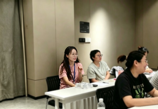 1张娜.jpg